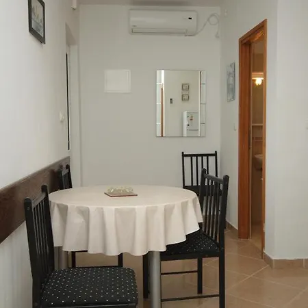 Mala Lamjana 8461d Apartment *